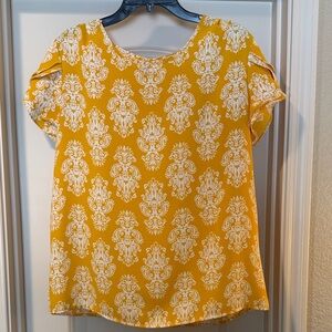 41 Hawthorn Golden Yellow & White Damask Short Sleeve Top